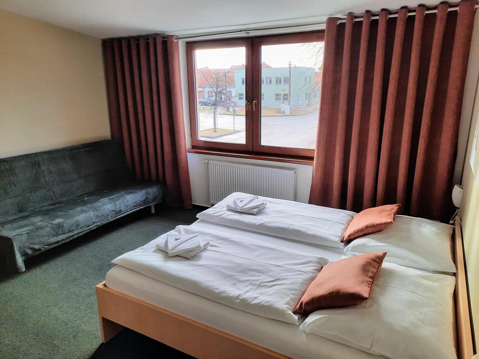 Penzion Maderic Moravský Žižkov Екстериор снимка